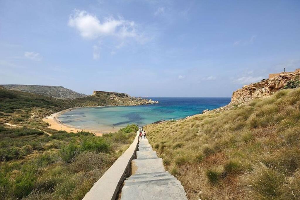 Seaside Serenity - A Lovely Apartment With Views Mellieħa Buitenkant foto