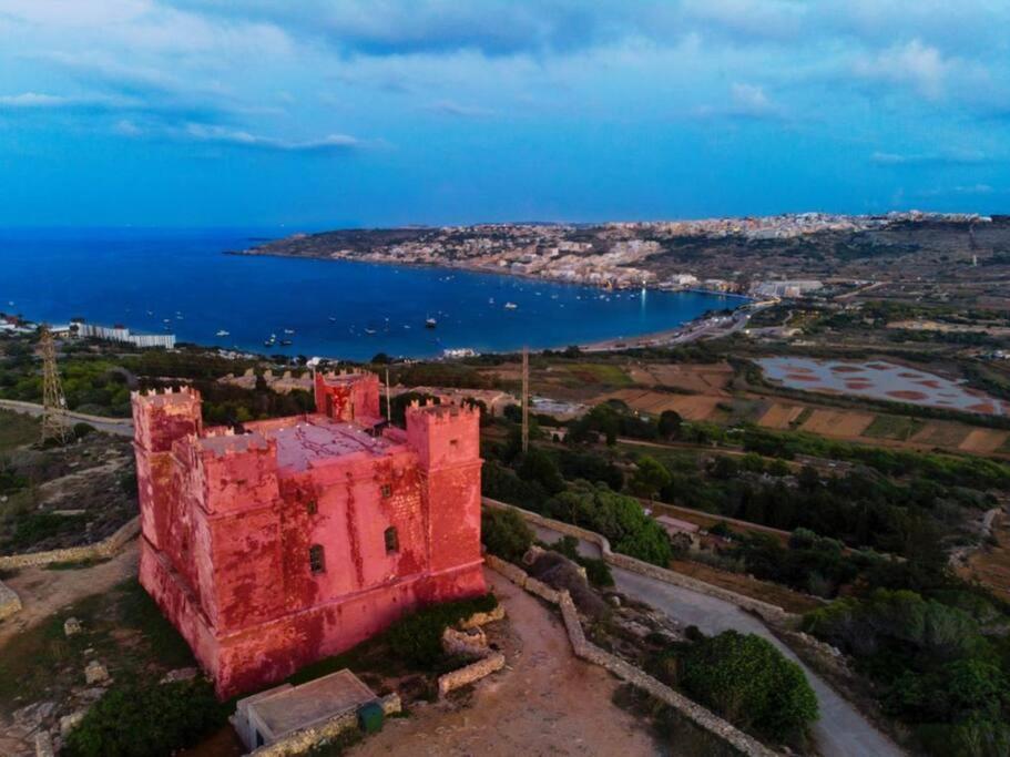Seaside Serenity - A Lovely Apartment With Views Mellieħa Buitenkant foto